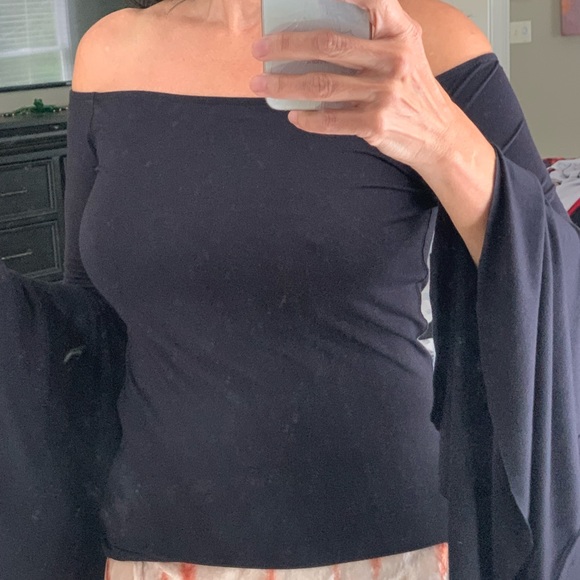 Free People- Black soft stretchy cotton fitted bodice with wing sleeves - Picture 1 of 4